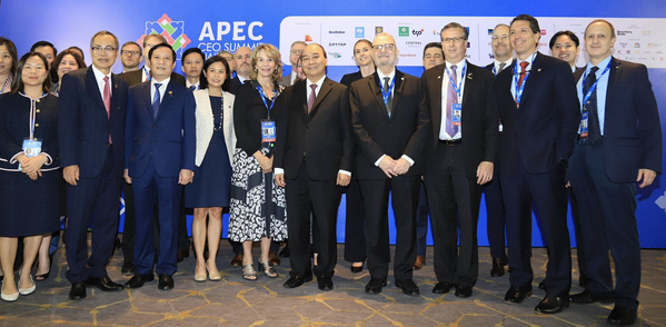 Vietnamese President Nguyen Xuan Phuc attends a high-level seminar with the US-APEC Business Alliance in Bangkok, November 17, 2022. Photo: Nhat Dang / Tuoi Tre