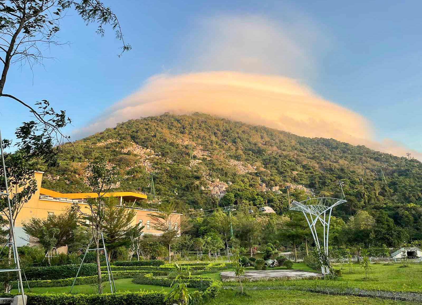 Lenticular clouds are seen atop Ba Den Mountain in Tay Ninh Province, Vietnam, November 24, 2022. Photo: Sun World Ba Den Mountain