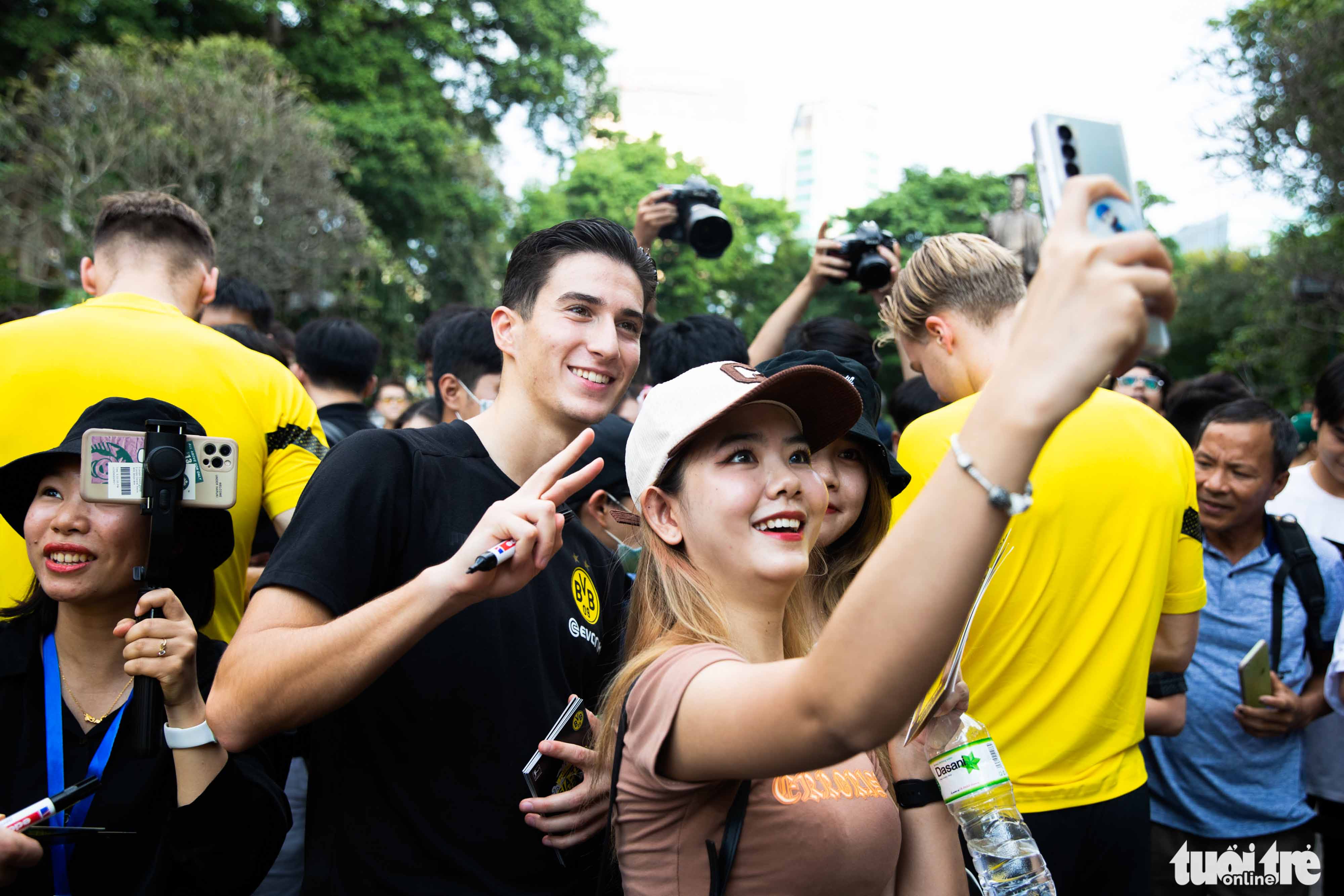 Vietnam welcomes 2.95 million int’l tourists in 11 months