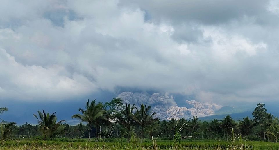 Volcanic ash is seen from Candipuro district following the eruption of Mount Semeru volcano, in Lumajang, East Java province, Indonesia, December 4, 2022, in this photo taken by Antara Foto. Photo: Antara Foto/Samsul Arifin via REUTERS