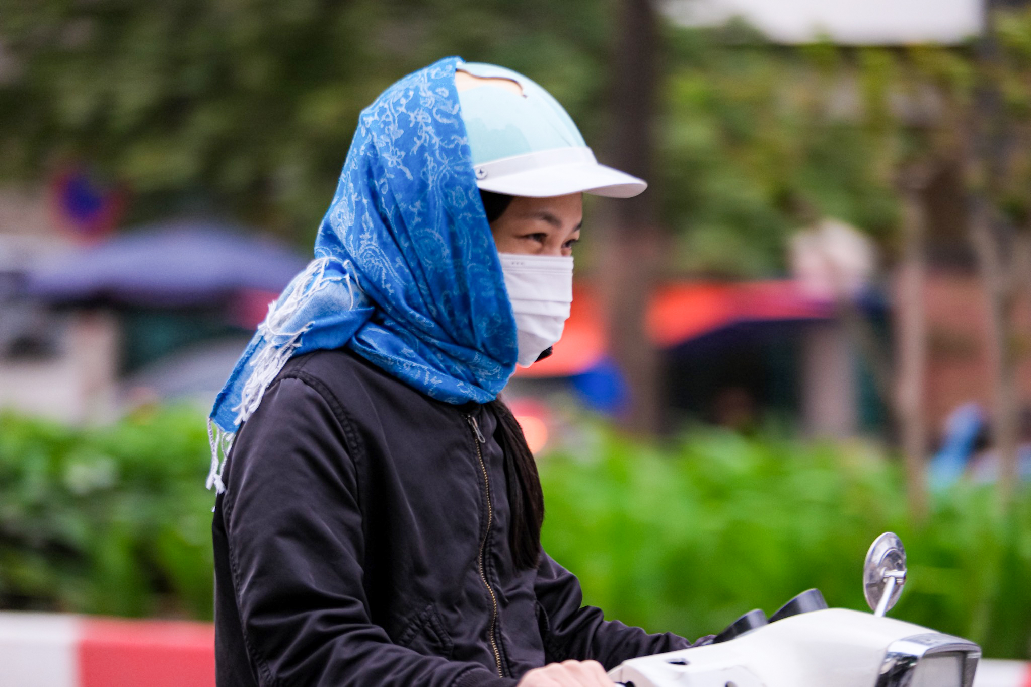 Northern Vietnam to remain cold, downpours to lash central provinces
