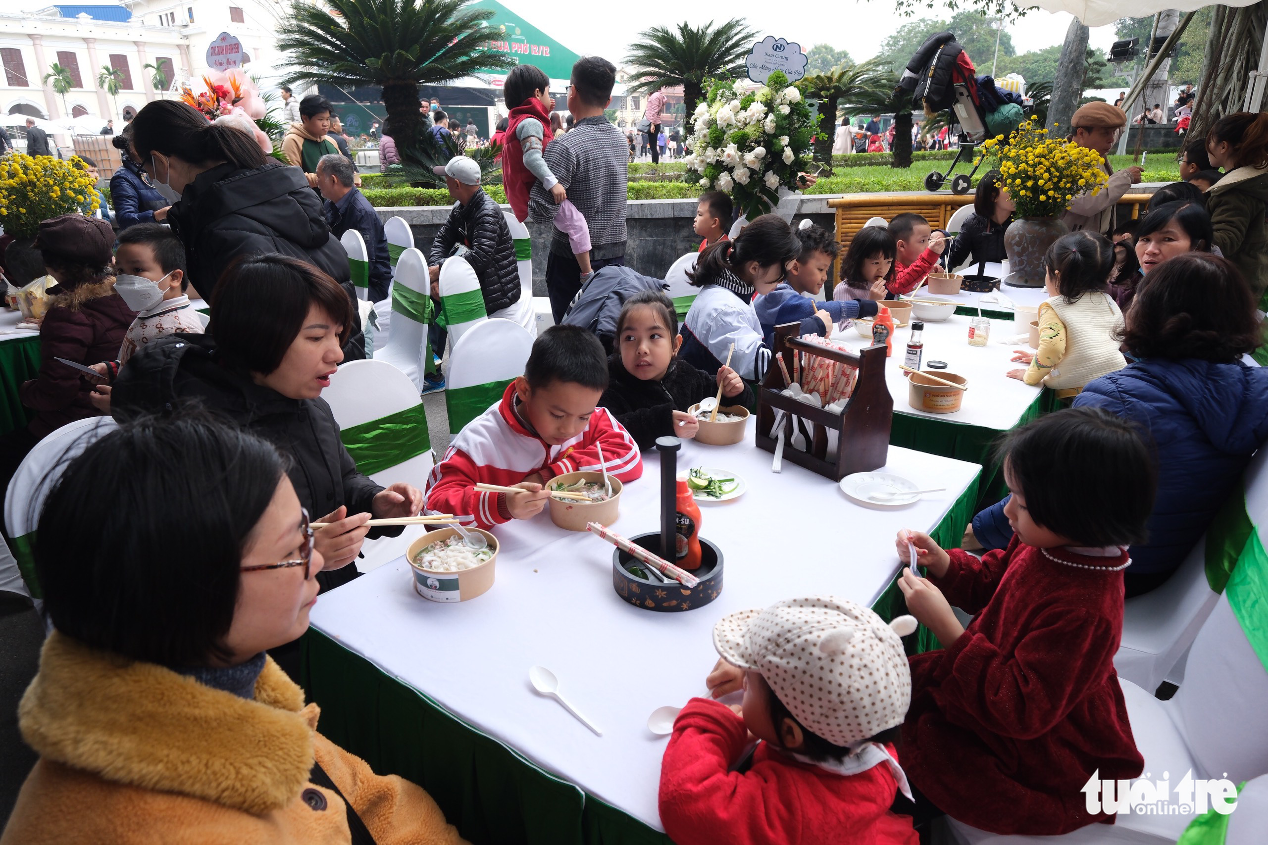 Children pho at the Day of Pho Gala in Nam Dinh Province, Vietnam, December 11, 2022. Photo: Tuoi Tre