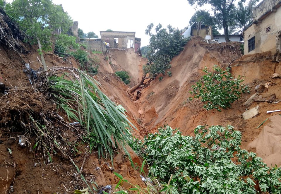 A damaged house is seen after heavy rains caused floods and landslides, on the outskirts of Kinshasa, Democratic Republic of Congo December 13, 2022. Photo: Reuters