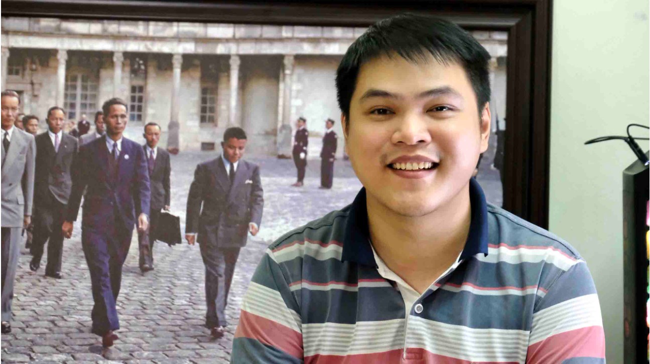 Vien Hong Quang, 27, lives in Hanoi. He studied information technology at Hanoi College of Science and Technology (photo).