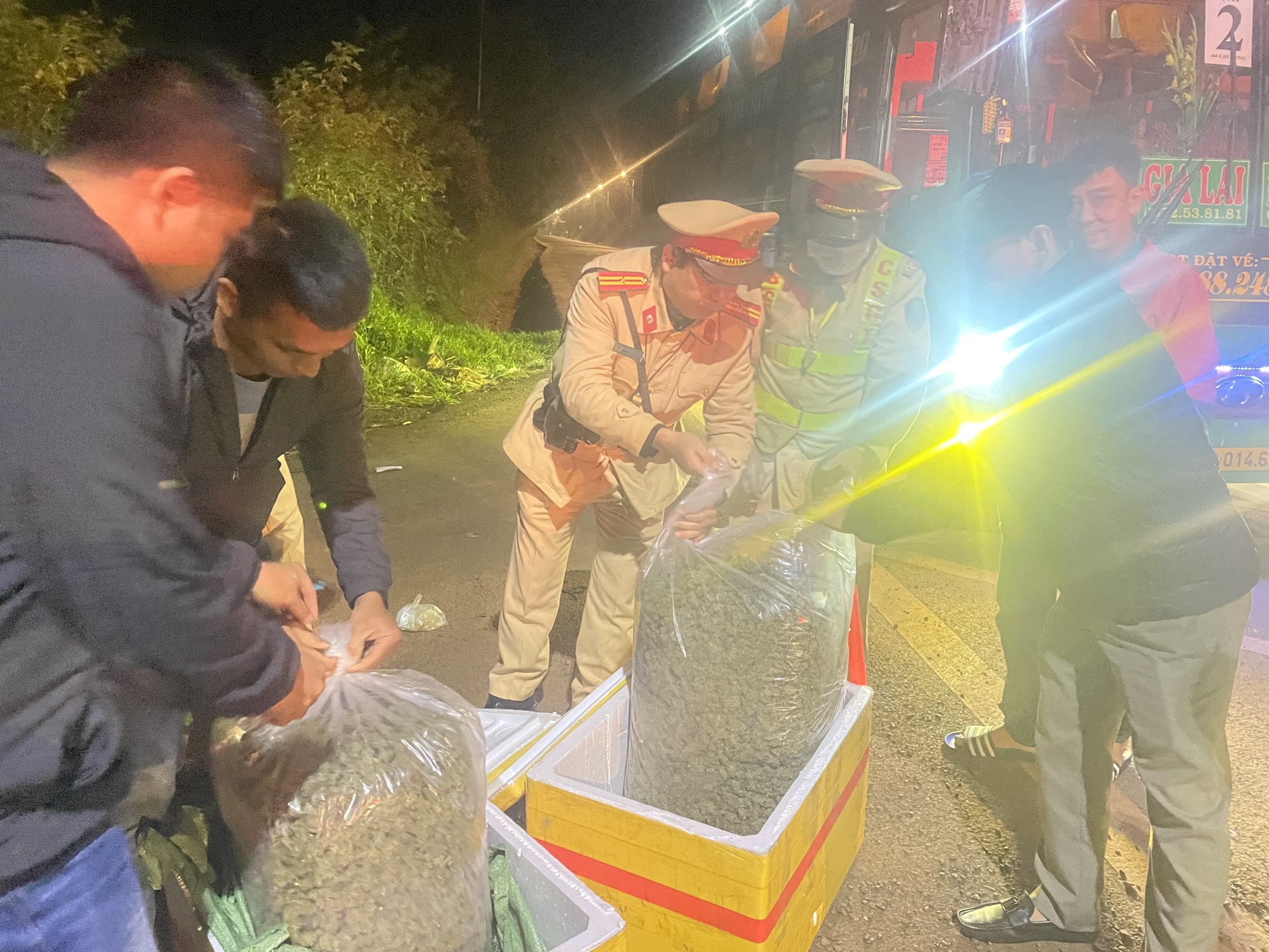 Four arrested for growing, selling cannabis via Facebook in Vietnam