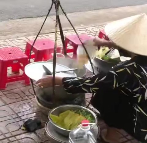 Vietnamese food hawker fined $85 after reusing customer’s leftover
