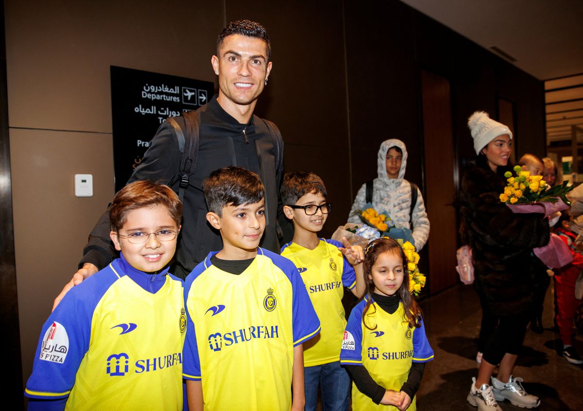 Al Nassr coach Garcia hails 'extraordinary' Ronaldo signing