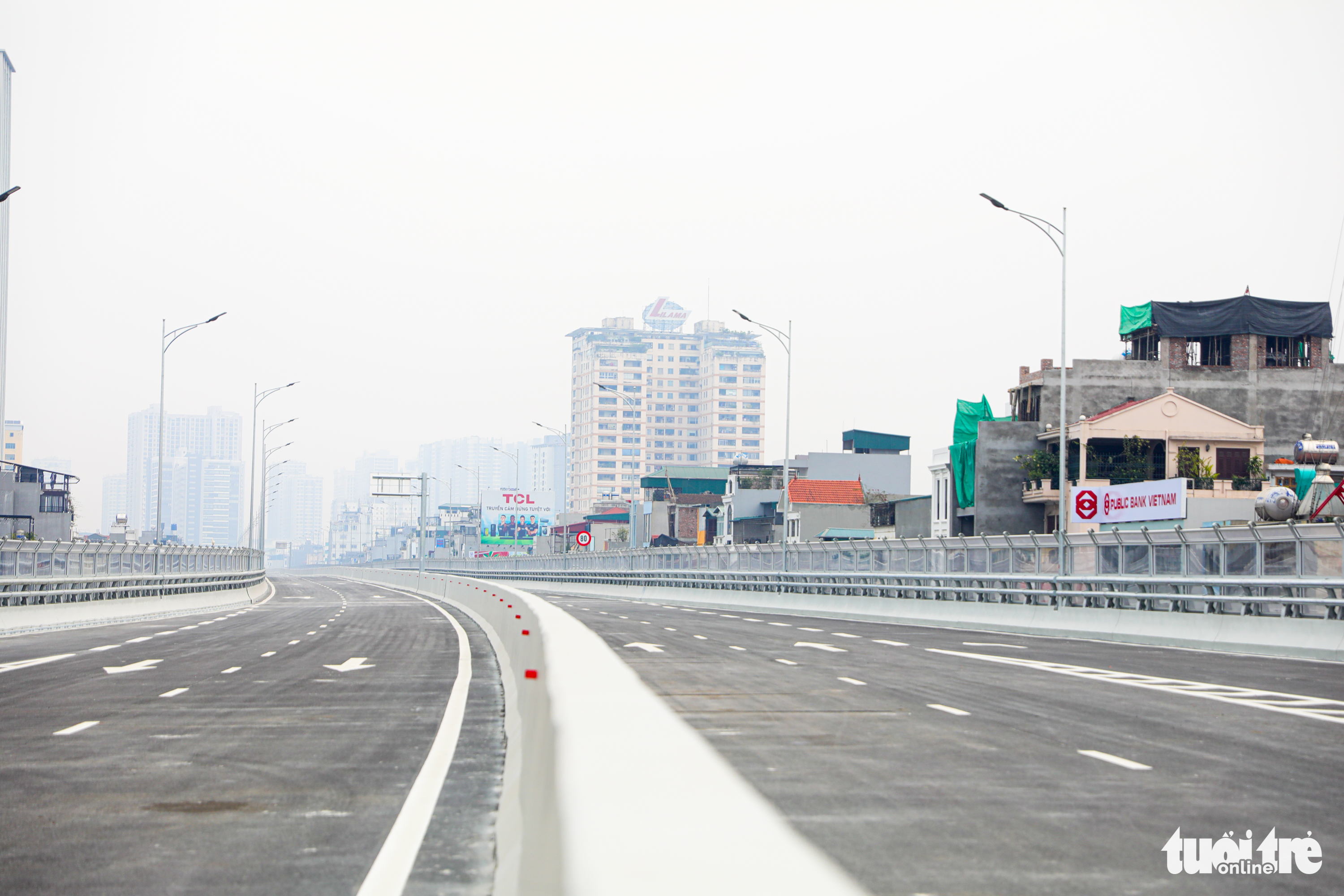 A view of the Nga Tu So - Vinh Tuy Bridge section of the Ring Road 2 project in Hanoi. Photo: Danh Khang / Tuoi Tre