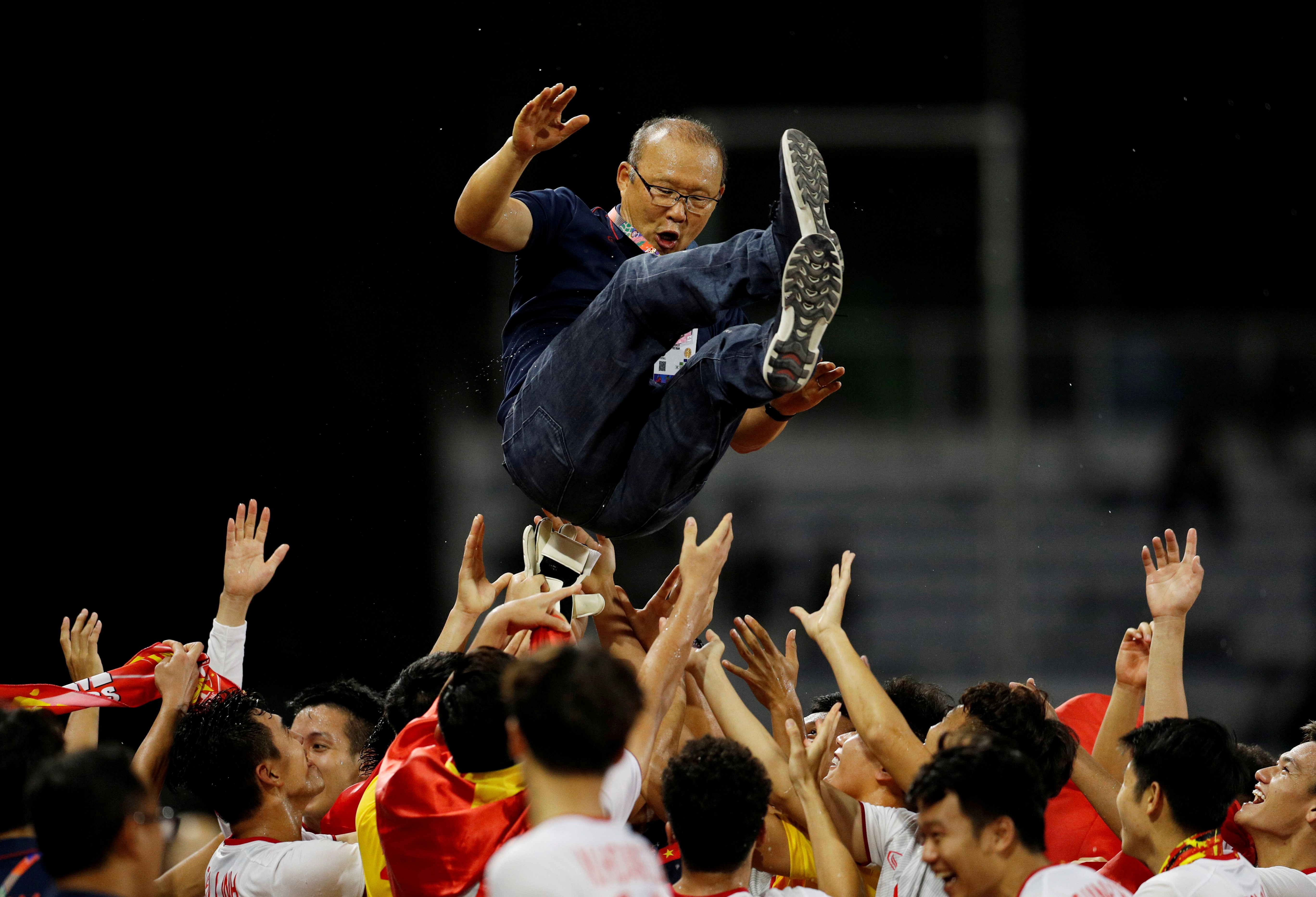 Departing coach Park focused on Vietnam's push for victory