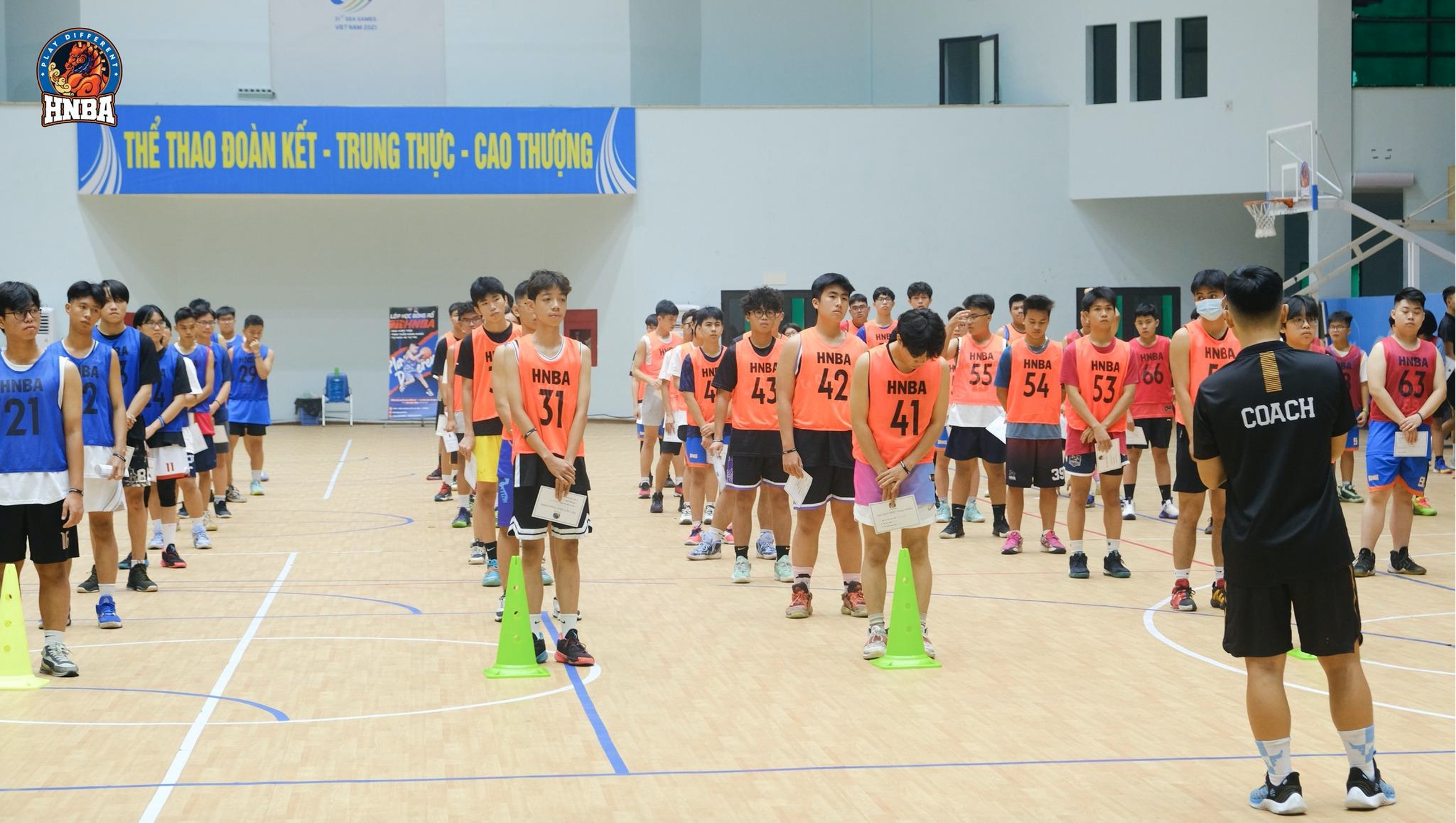 Hanoi Buffaloes nurtures young basketball talents