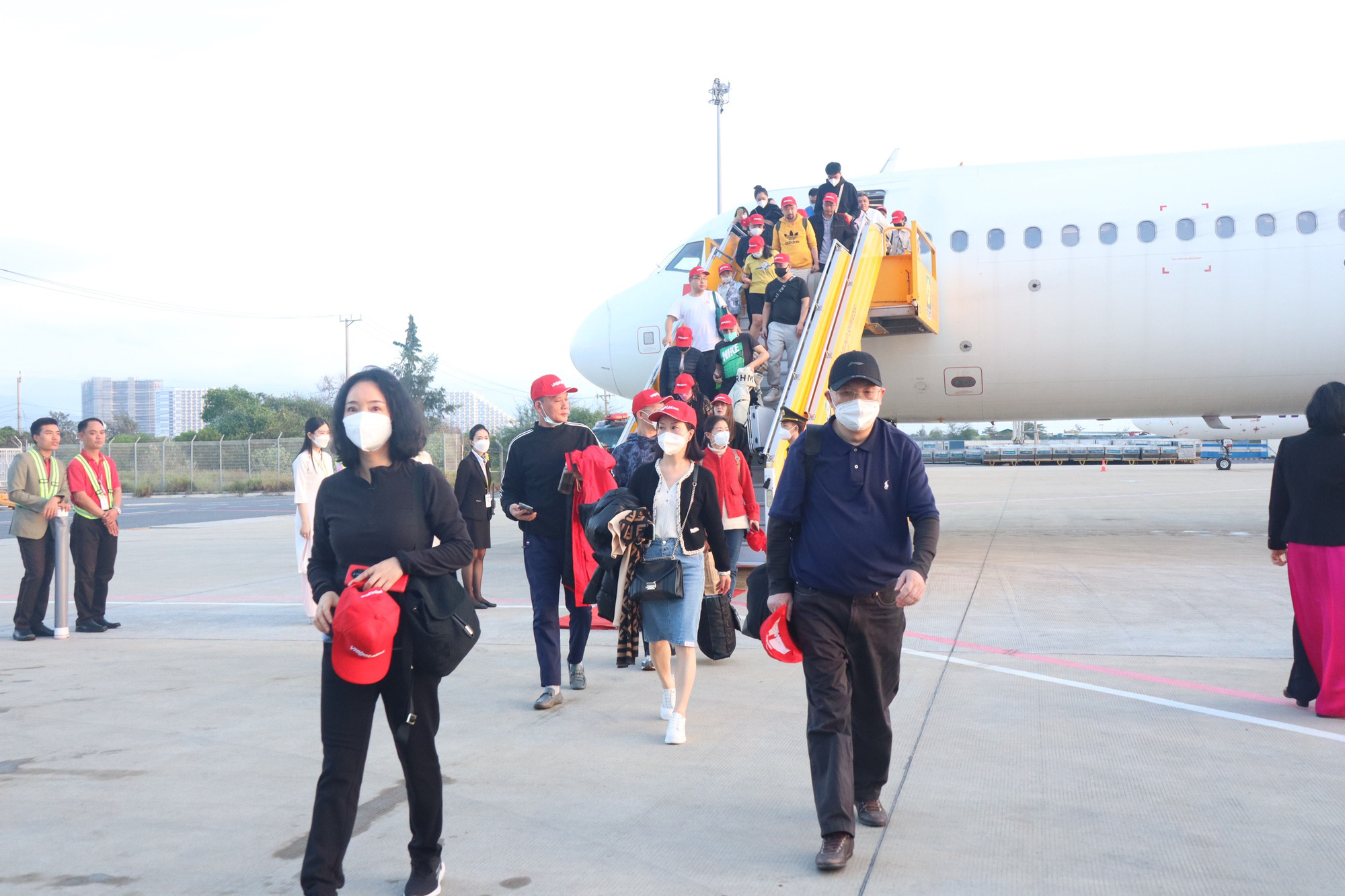 Chinese tourists arrive in Khanh Hoa Province, Vietnam, January 23, 2022. Photo: Thuc Nghi / Tuoi Tre