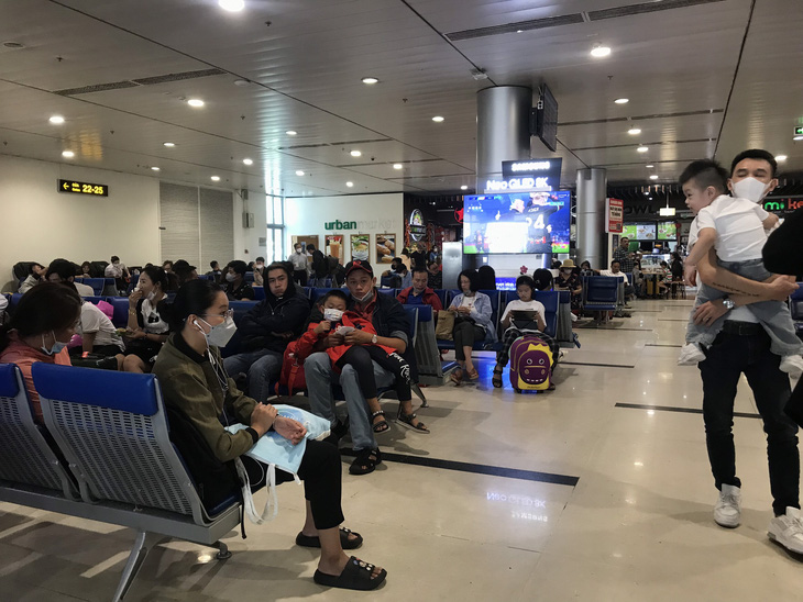 ho-chi-minh-city-airport-sees-record-number-of-passengers-tuoi-tre-news