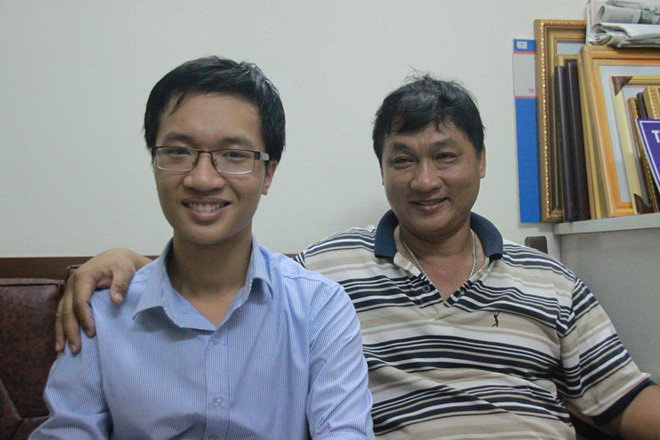 Pham Tuan Huy and his father Pham Chau Tuan in this photo taken when Huy was a high school student. File photo: Tuoi Tre