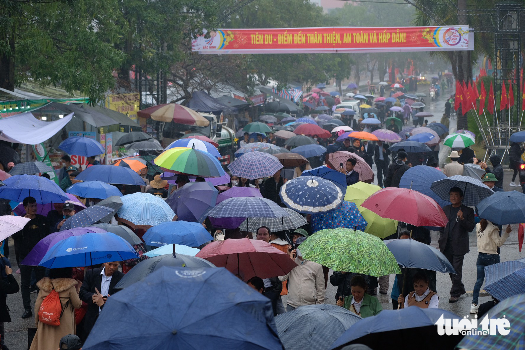 Visitors flock to the Lim Festival in Tien Du District, Bac Ninh Province, Vietnam, February 3, 2023. Photo: Nguyen Bao / Tuoi Tre