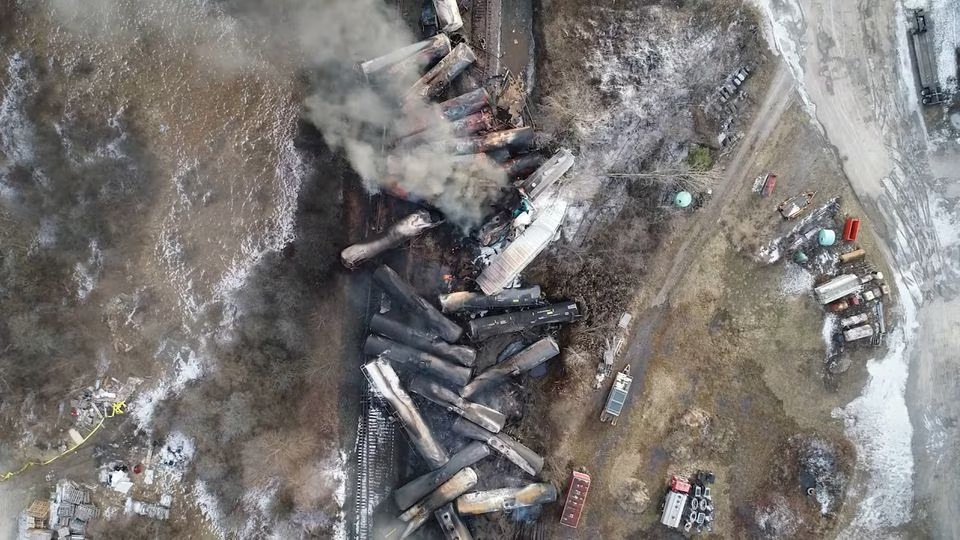 Drone footage shows the freight train derailment in East Palestine, Ohio, U.S., February 6, 2023 in this screengrab obtained from a handout video released by the NTSB. Photo: NTSBGov/Handout via REUTERS