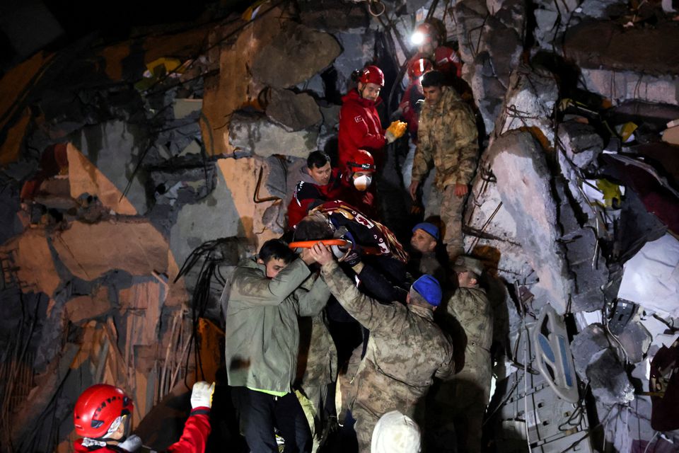 In Turkey, night fills with screams and crying as earthquake rescues go on