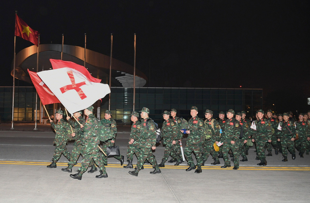 76 Vietnamese military officers come to Turkey with 35 metric tons of goods and equipment. Photo: qpvn.vn
