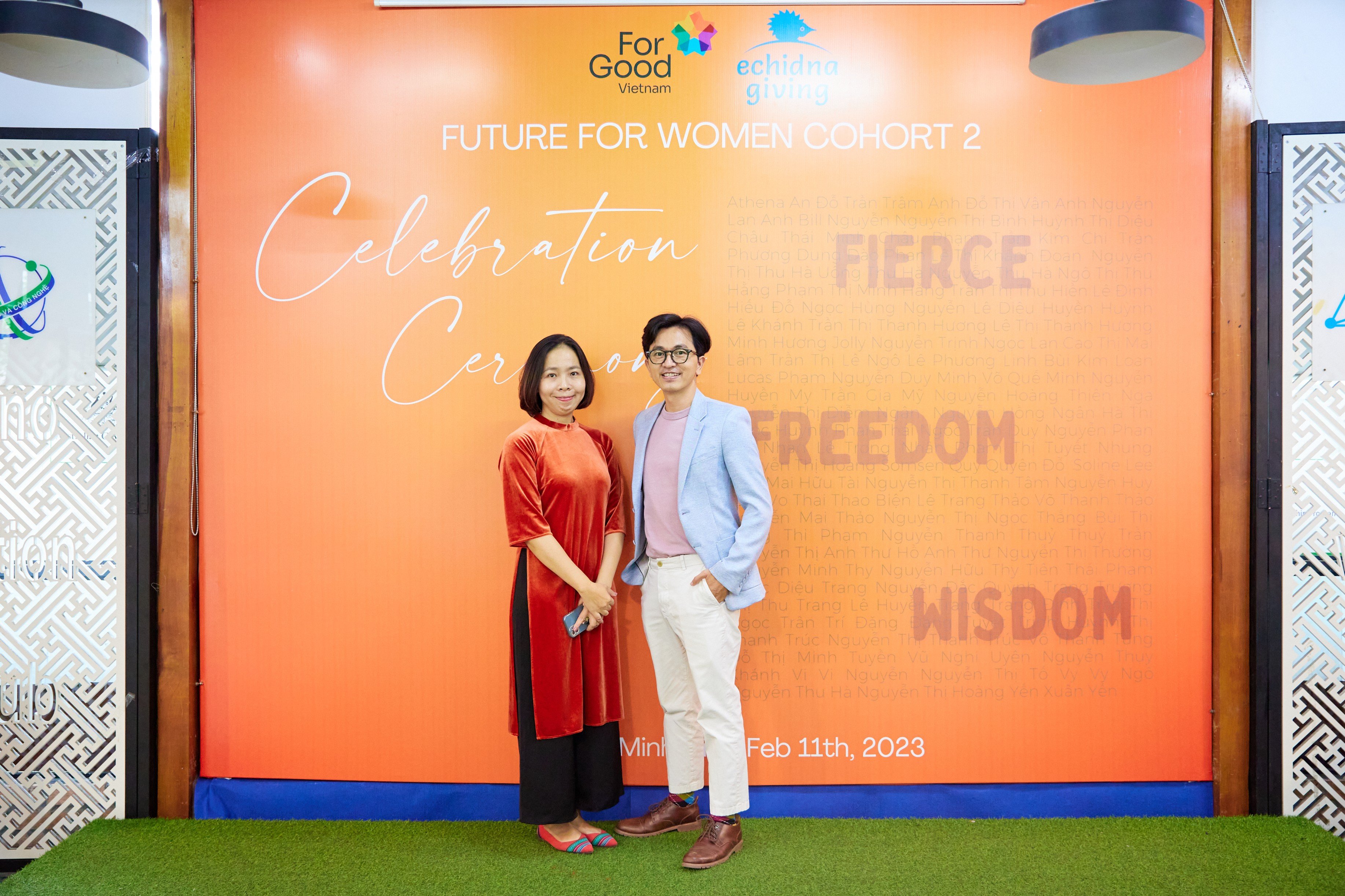 Huynh Le Khanh (R) and Tran Thi Ngoc Tran, co-founders of ForGood Vietnam, pose for photos at a ceremony to award achievement certificates to the participants of the six-month Future For Women program on February 11, 2023. Photo: ForGood Vietnam