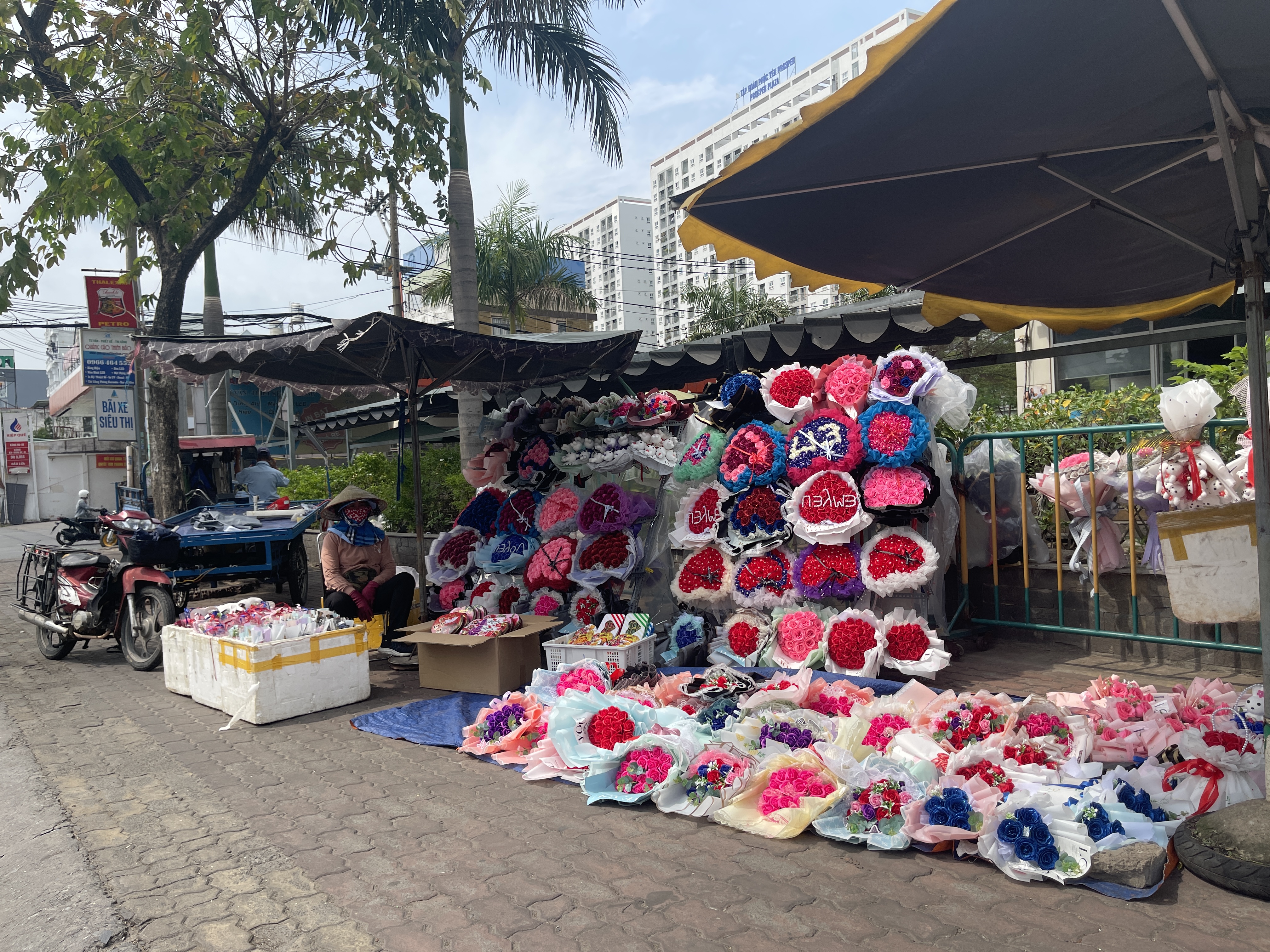 Have you ever noticed flower street sellers on Valentine's Day in Vietnam?