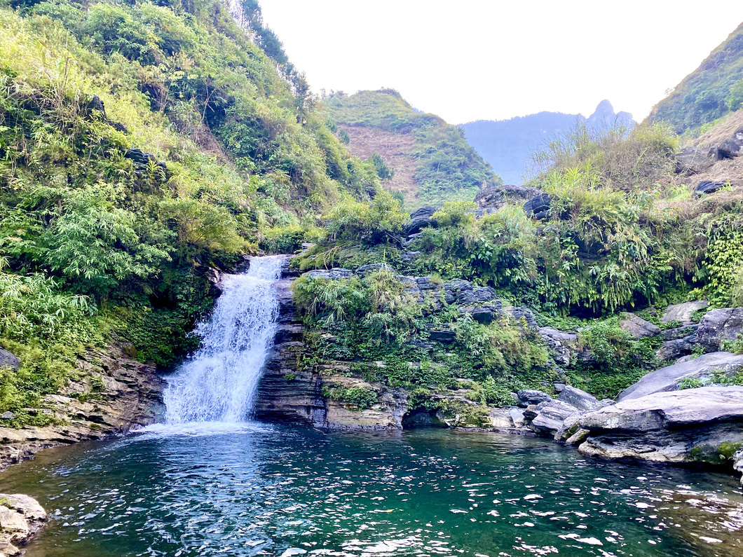Majestic Du Gia Waterfall. Photo: Minh Huyen/ Tuoi Tre