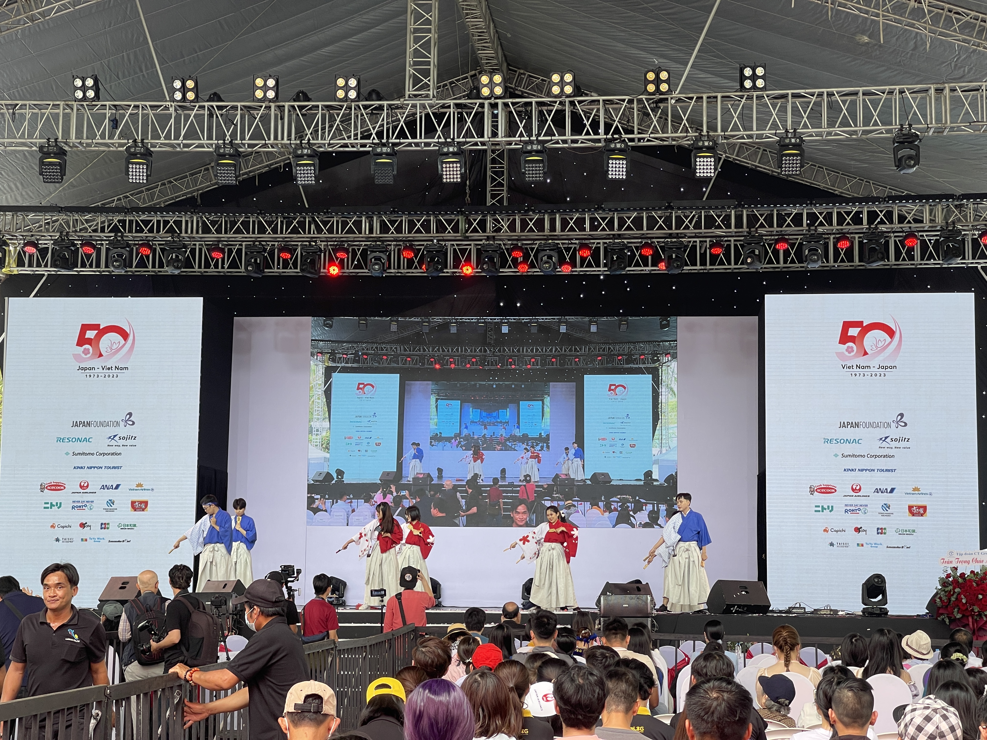 A performance of Japanese music and dance at the Japan Vietnam Festival in Ho Chi Minh City on February 25, 2023. Photo: Dong Nguyen / Tuoi Tre News