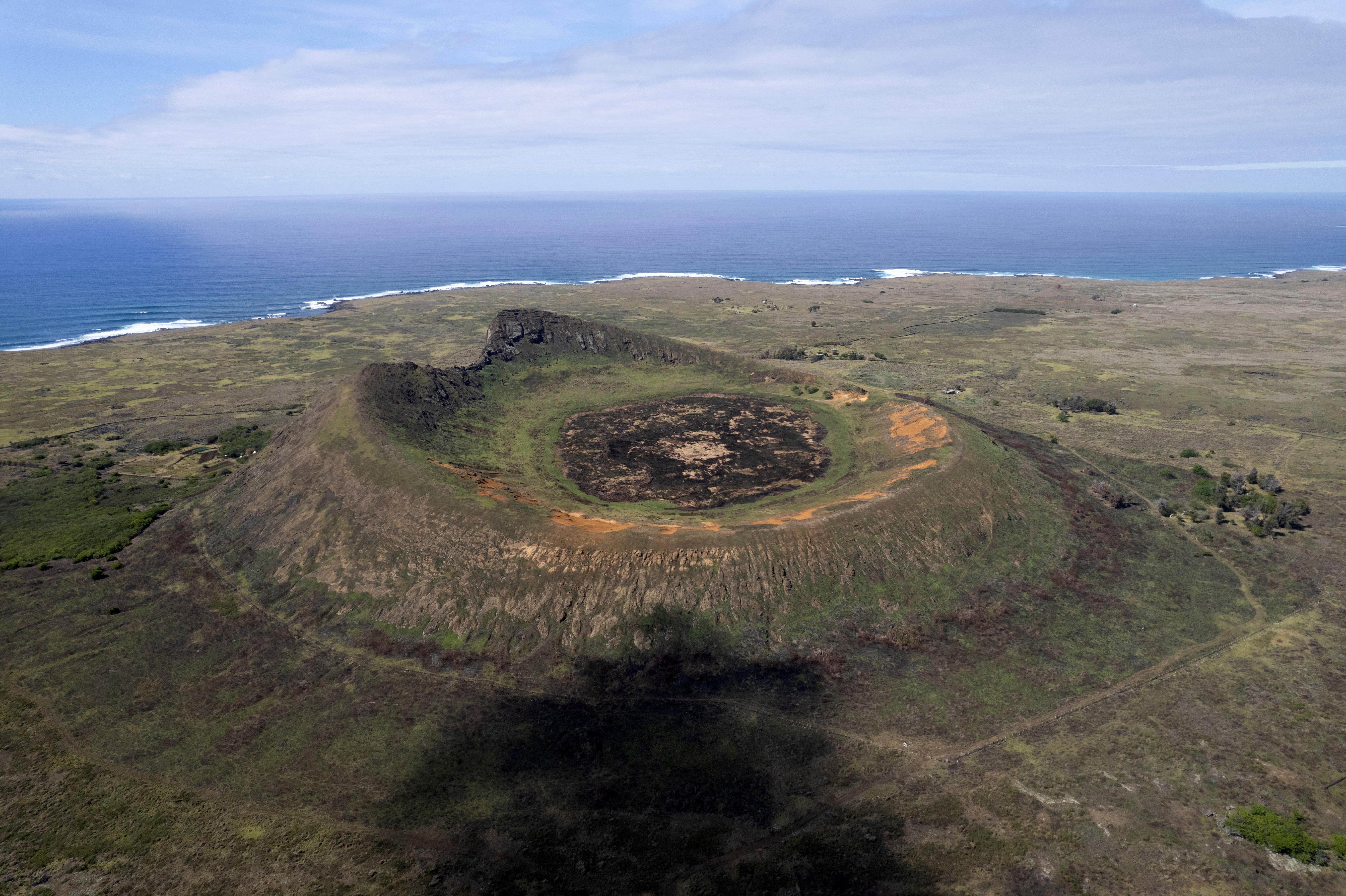 The Rano Raraku volcano, one of the archaeological sites affected by a fire, is pictured in the Rapa Nui park, Easter Island, Chile November 15, 2022. Photo: Reuters