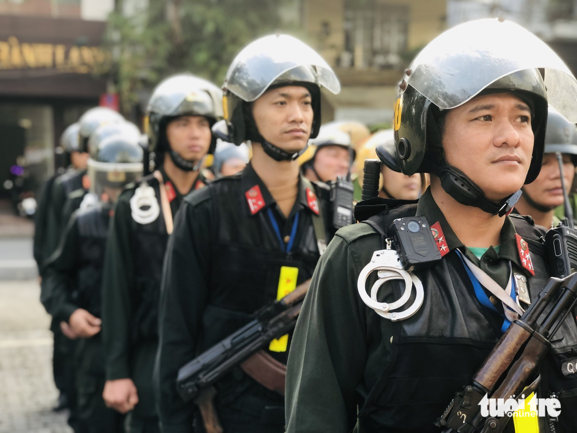 Da Nang police tighten crackdown on shisha, laughing balloons
