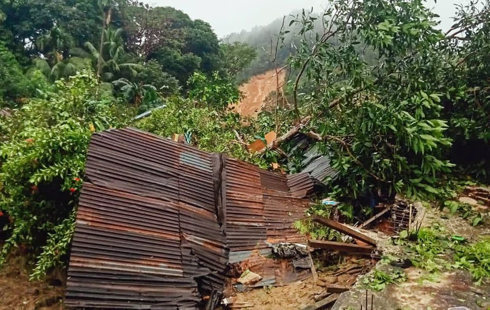 Indonesia rescuers await reinforcements in hunt for landslide survivors