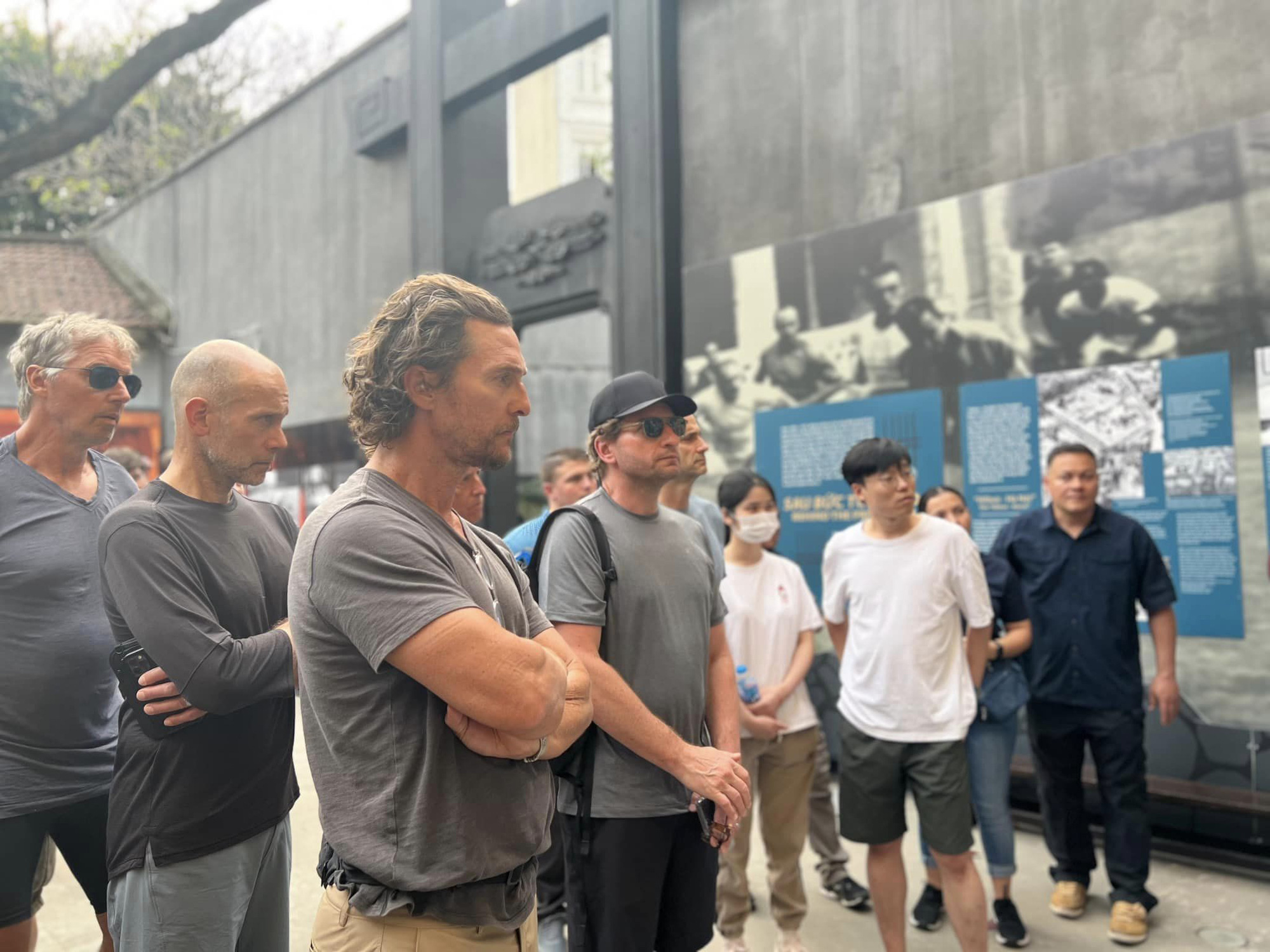 Hollywood stars Matthew McConaughey, Woody Harrelson visit prison exhibition in Hanoi