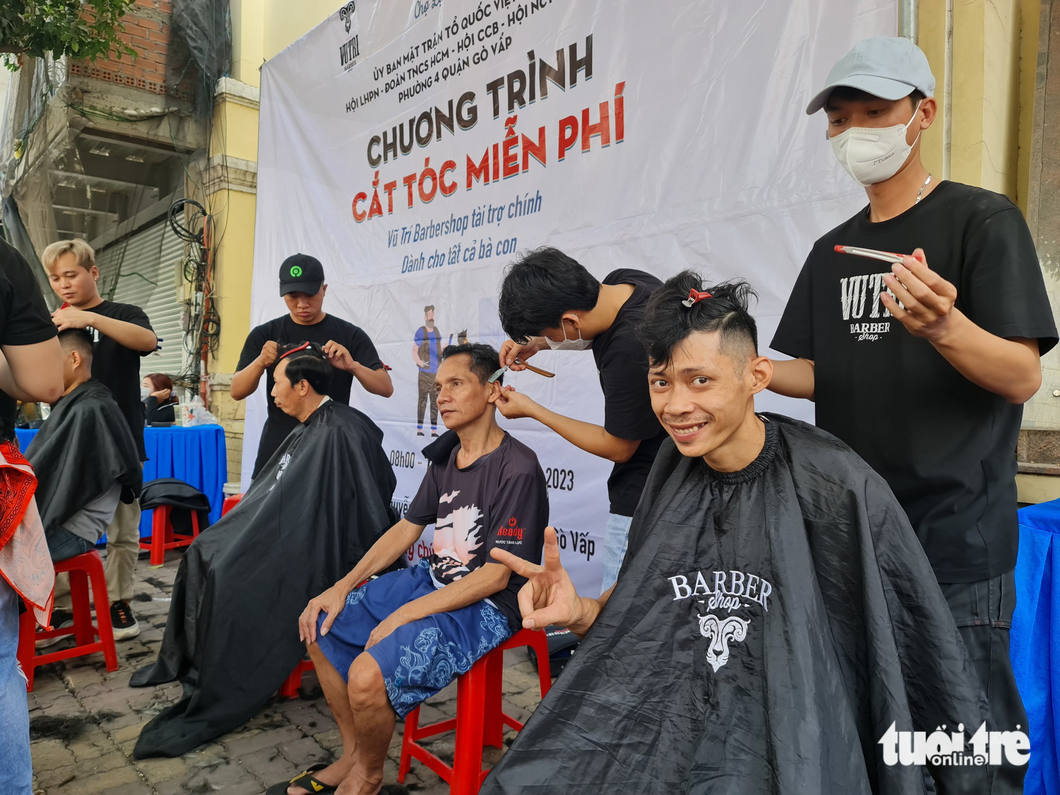 Free haircuts raise spirits in Ho Chi Minh City