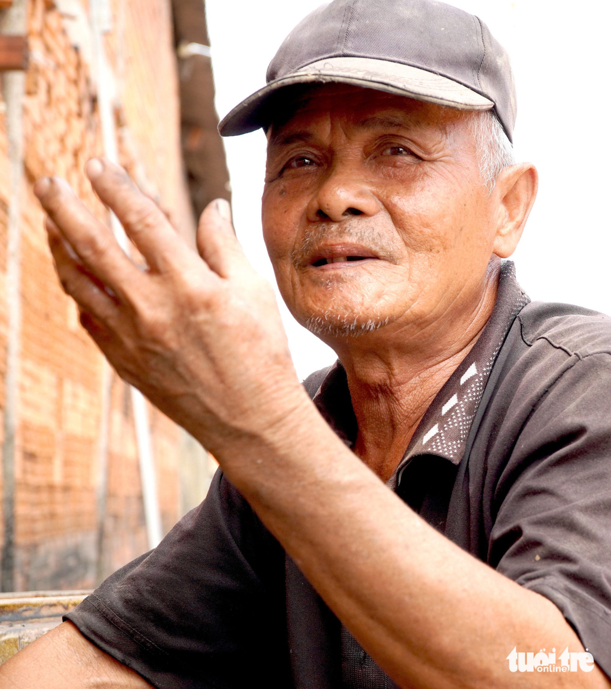 Nam Lon says that in boom times, the village has over 2,800 kilns, but is now home to only 1,000 furnaces, with a mere 30 kilns burning frequently