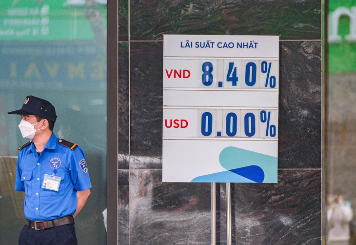 Vietnam banks rush to slash deposit rates