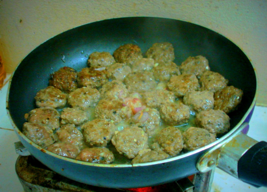 Fried sardine meatballs. Photo: Hoa Vang / Tuoi Tre