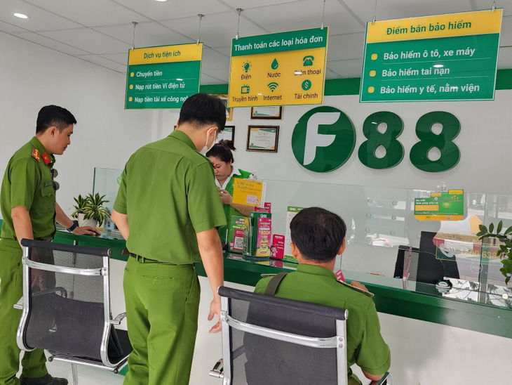 Police inspect 26 branches of F88 pawnshop chain in two Vietnamese localities
