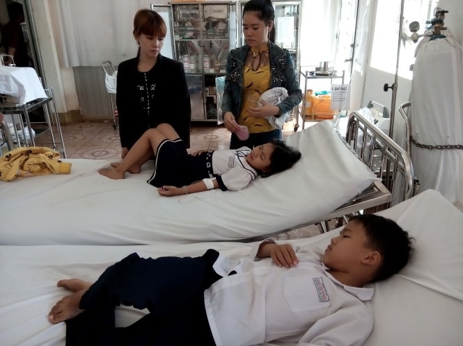 31 Vietnamese students suffer suspected poisoning after receiving balloons from strangers