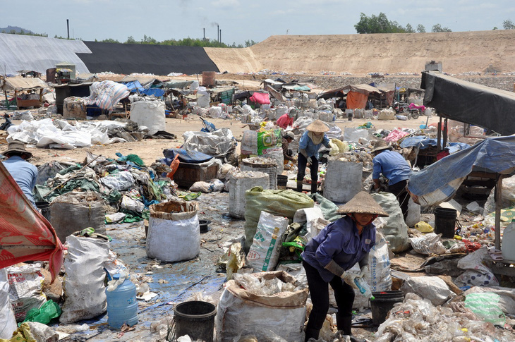 A corner of Kbec Vina’s waste dump which generates sewage. Photo: D.H / Tuoi Tre