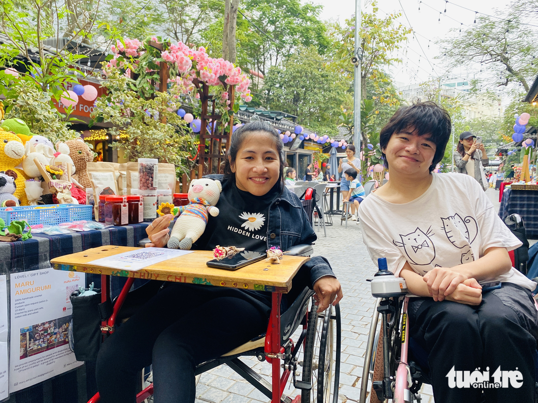 2 Vietnamese disabled women establish firm to help the handicapped