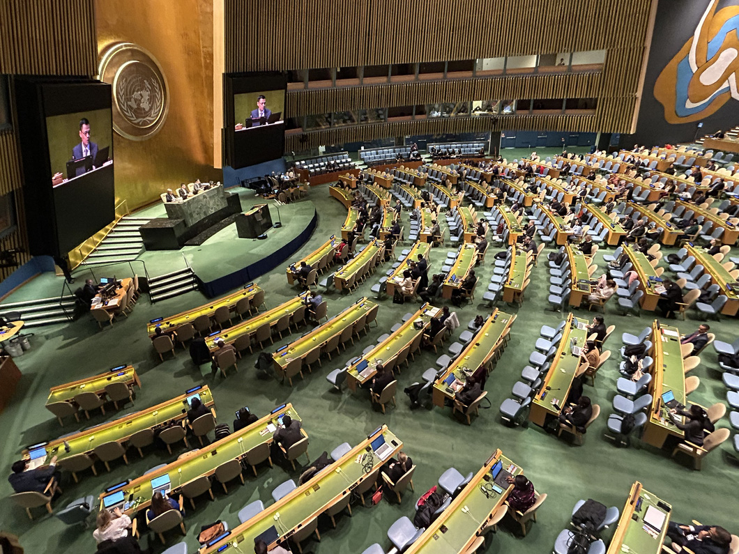 A general view of a UN General Assembly session to pass a resolution seeking the top global court’s action to clarify the obligations of states to tackle climate change. Photo: Permanent Mission of Vietnam to the UN