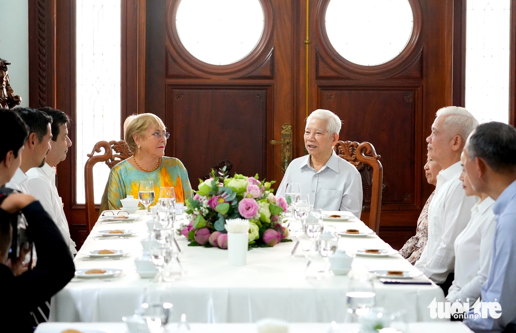“I miss Ángela a lot. Ángela is the only mother of two countries’ leaders,” former Vietnamese State President Nguyen Minh Triet talks about Ángela Margarita Jeria Gómez, his adoptive mother and the natural mother of the former Chilean leader. Photo: Huu Hanh / Tuoi Tre