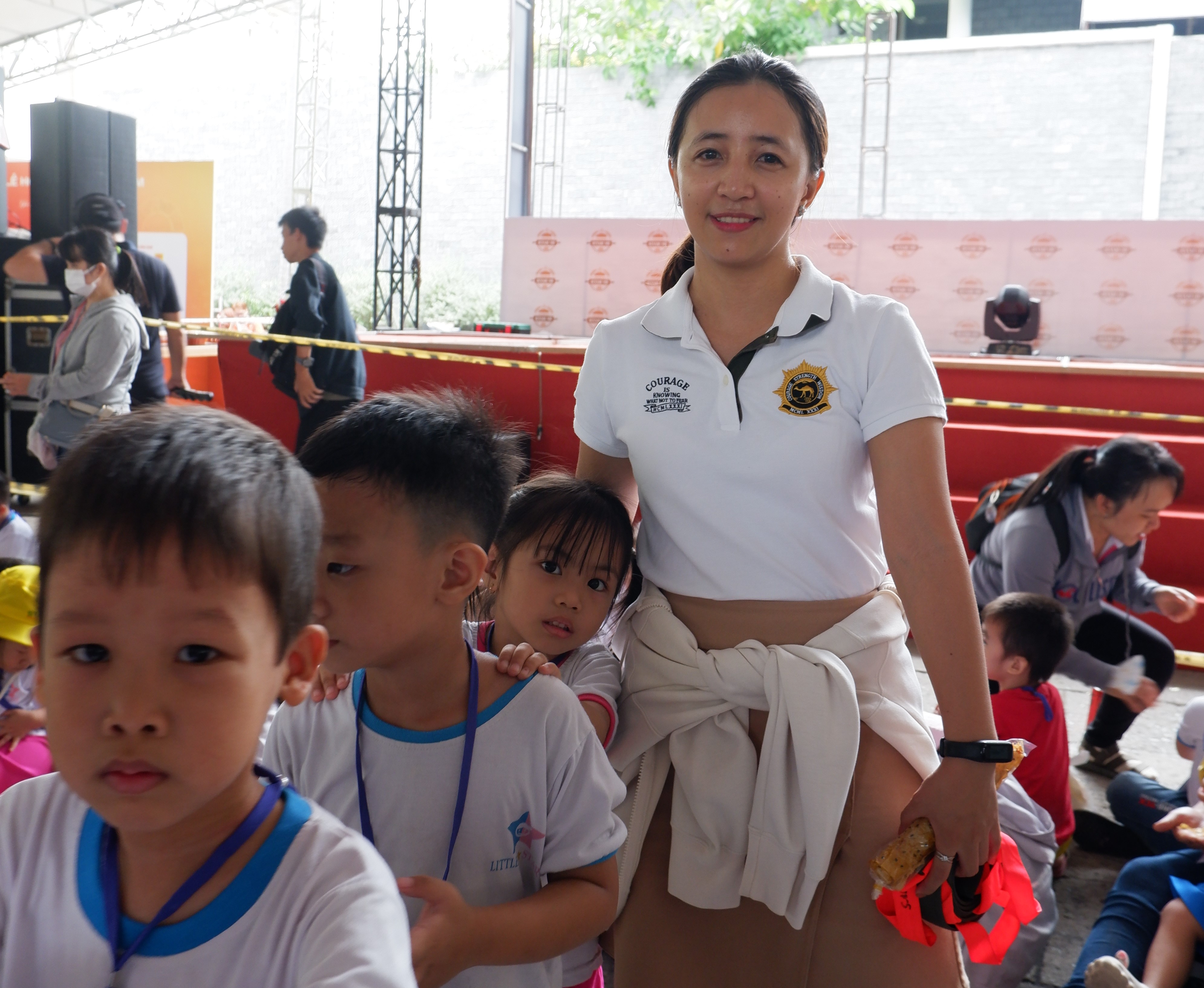 Harriet Tomas, a Filipino kindergarten teacher in Ho Chi Minh City, said she did like Vietnamese banh mi. Photo: Minh Duy / Tuoi Tre News