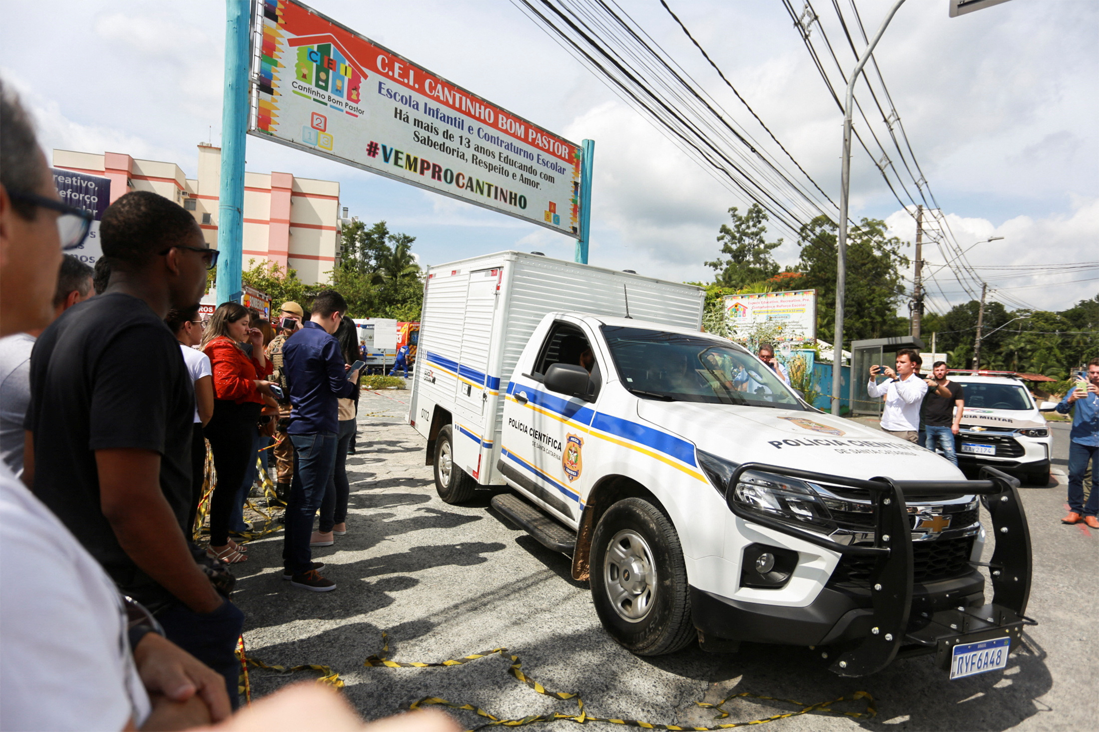A car with forensic technicians leaves a pre-school after a 25-year-old man attacked children, killing several and injuring others, according to local police and hospital, in Blumenau, in the southern Brazilian state of Santa Catarina, Brazil April 5, 2023. Photo: Reuters