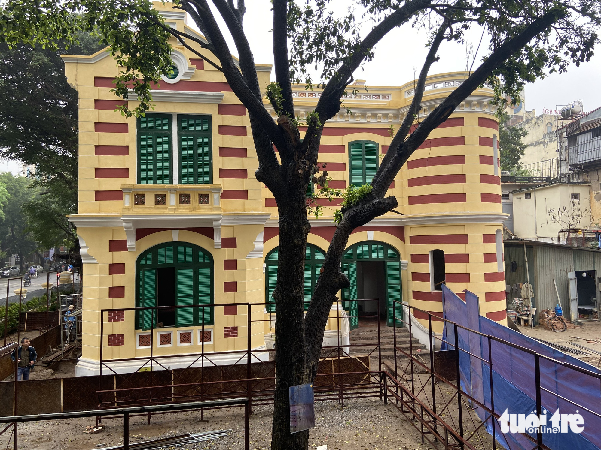 The old French villa at 49 Tran Hung Dao Street in Hoan Kiem District, Hanoi is seen with new color washing paints. Photo: T. Dieu / Tuoi Tre