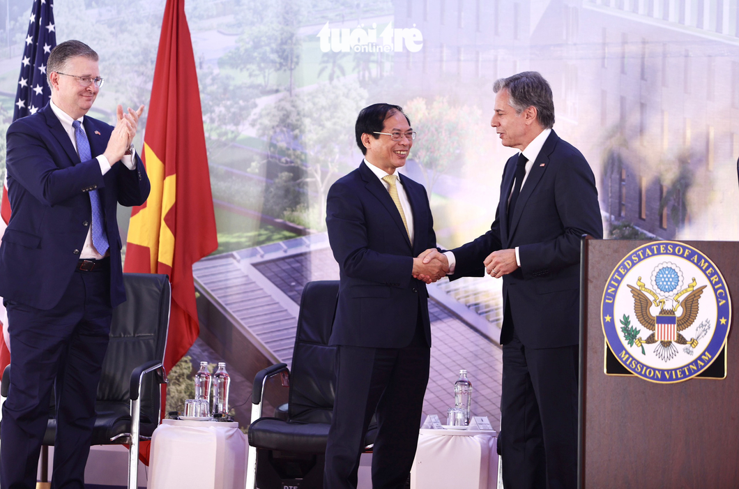 When in place, the new U.S. Embassy campus in Hanoi will play a key role in deepening the diplomatic relations between Vietnam and the United States and enhancing security and trade activities. A photo shows U.S. Secretary of State Blinken shaking hands with Vietnamese Minister of Foreign Affairs Bui Thanh Son at the groundbreaking ceremony of the new U.S. Embassy campus on April 15, 2023. Photo: Nguyen Khanh / Tuoi Tre