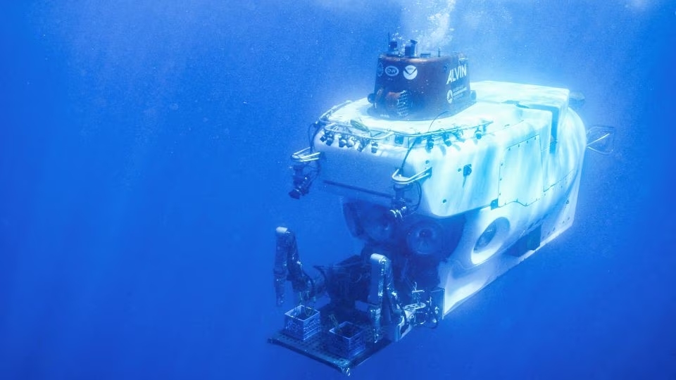 The research submarine Alvin is pictured in the Galapagos Islands, Ecuador November 11, 2021. Photo: Reuters