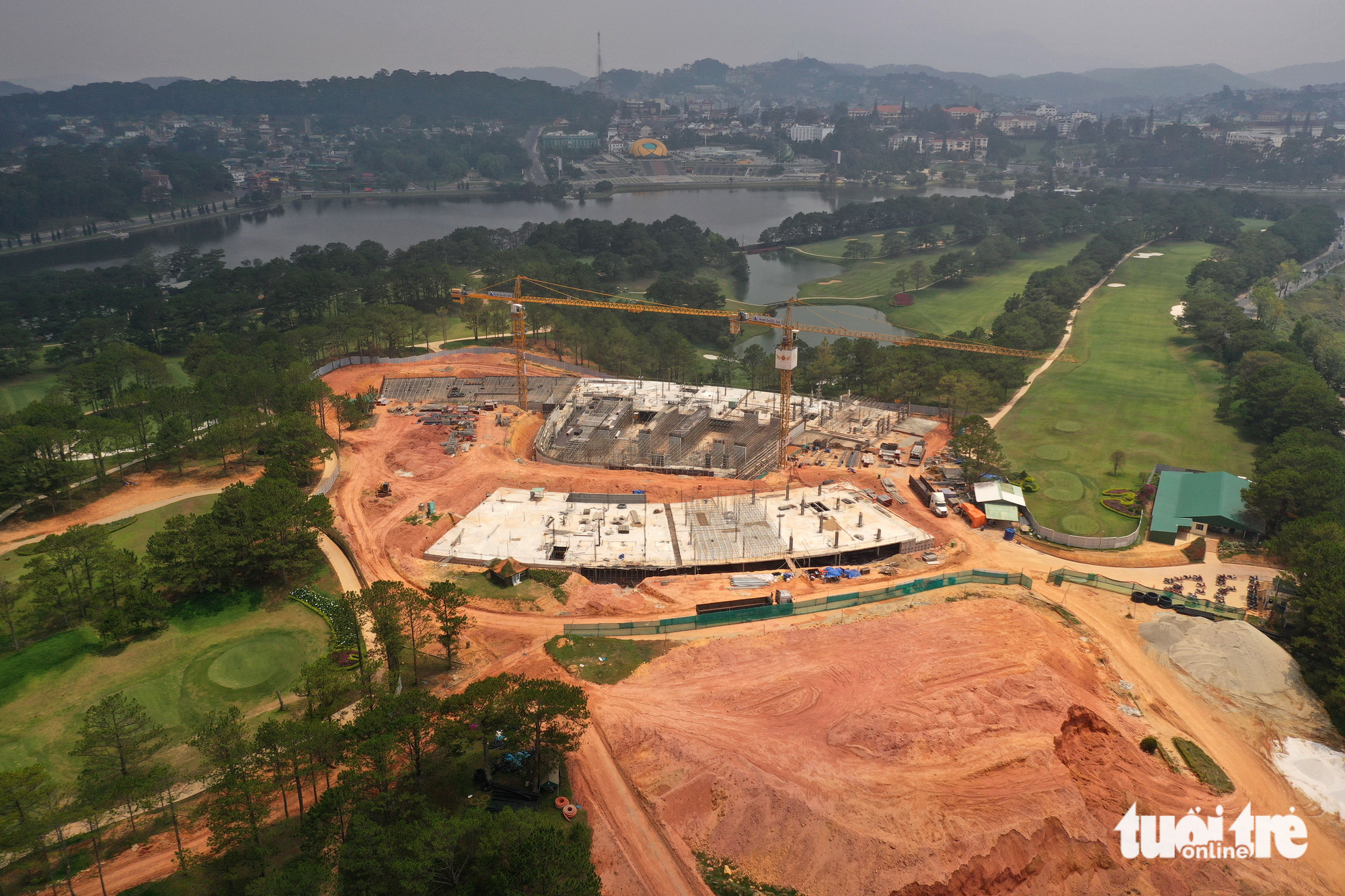 A building of a golf club with two basements and three floors are under construction in Da Lat City of the Central Highlands province of Lam Dong. Photo: M.V. / Tuoi Tre