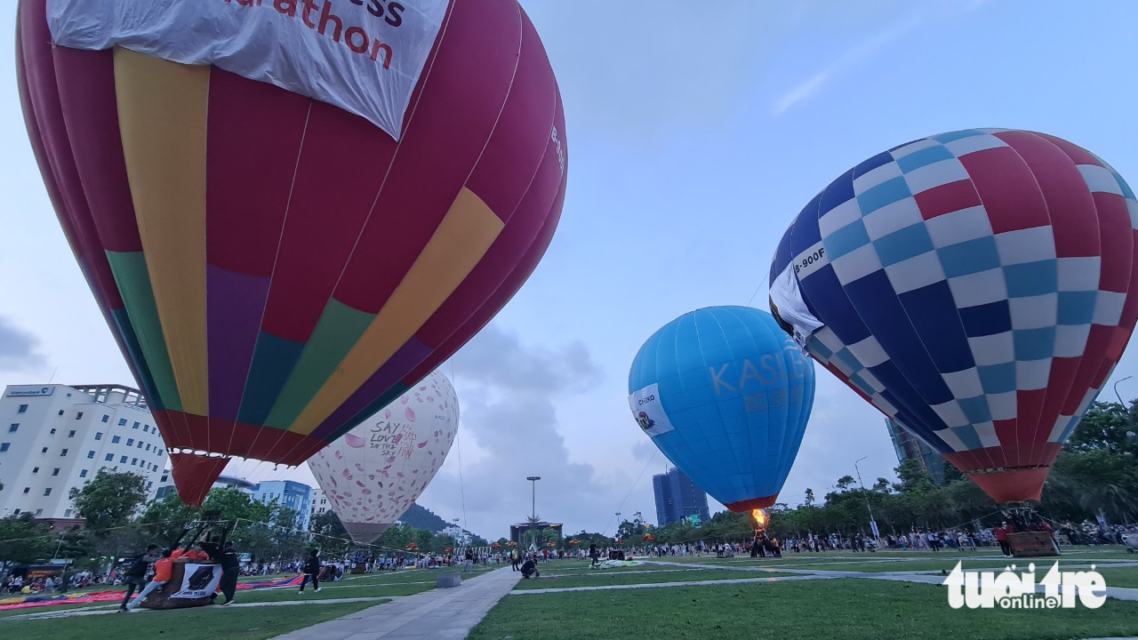 Hot-air balloons are seen at the first-ever international hot-air balloon festival in Quy Nhon City, Binh Dinh Province, south-central Vietnam, April 25, 2023. Photo: Lam Thien / Tuoi Tre