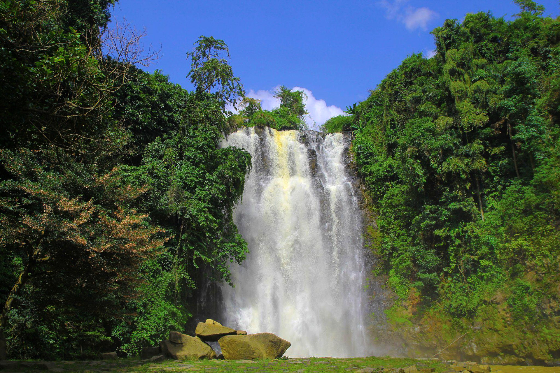 Bobla Waterfall is an impressive destination located along the way to Da Lat City, Lam Dong Province. Photo: M.V. / Tuoi Tre