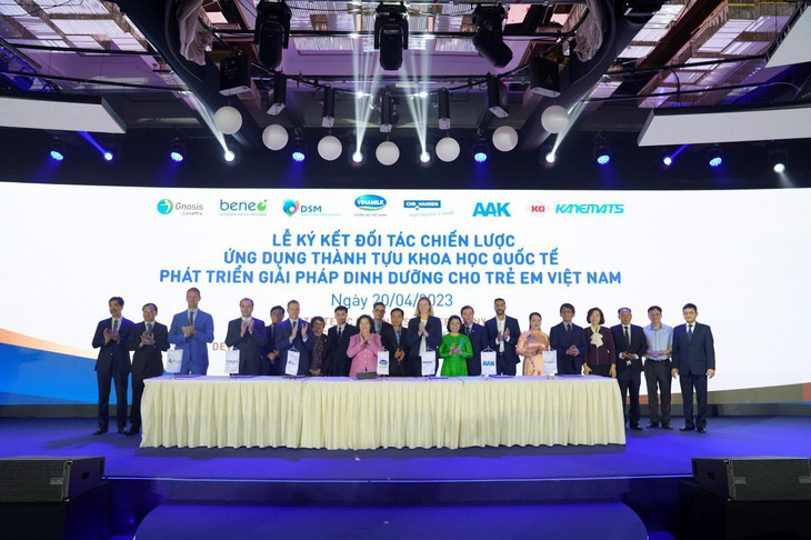 Vietnam’s Vinamilk partners with world’s 6 leading nutrition firms