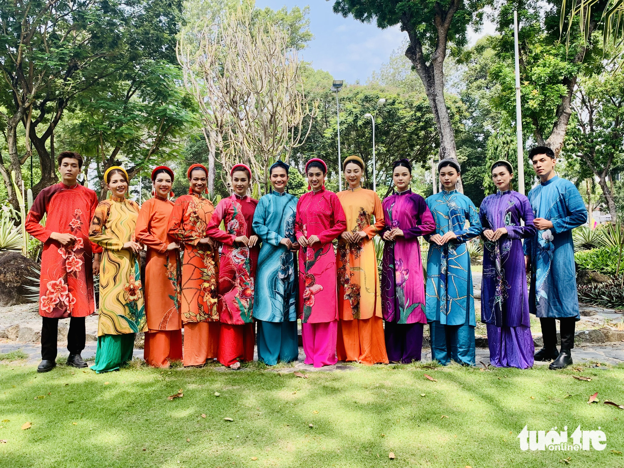 A collection of orchid-inspired ao dai was introduced at the second orchid festival at Tao Dan Park in downtown Ho Chi Minh City. Photo: Hoai Phuong / Tuoi Tre