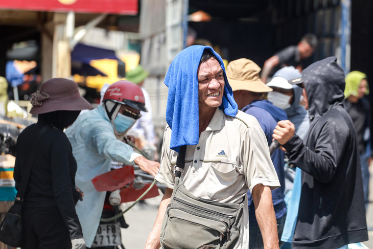 Searing heat forecast to grip Vietnam’s northern, central regions this week